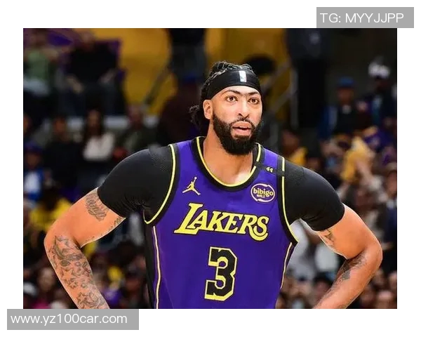 特雷杨引领新一代篮球风潮展现超凡球技与领袖魅力