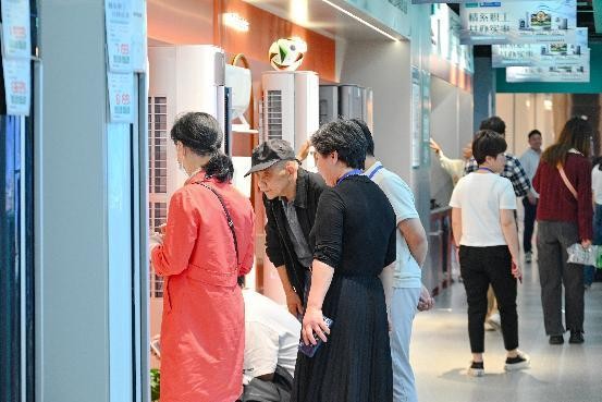 成都青羊：政企“双补”叠加让利 电器门店单日销售额“狂飙”20倍(图2)